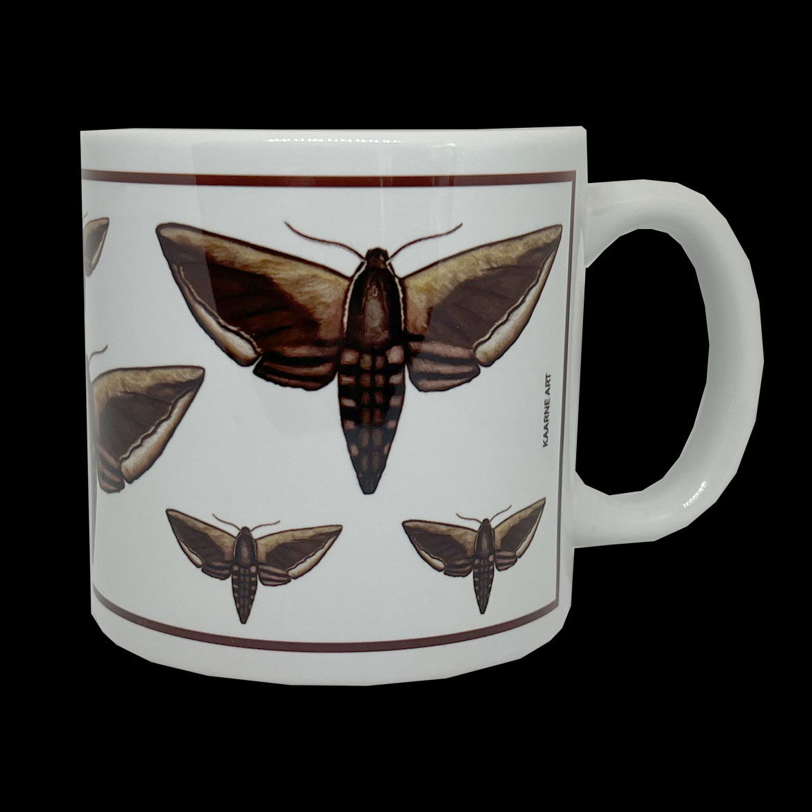 Muki, koristeena suuria yöperhosia.